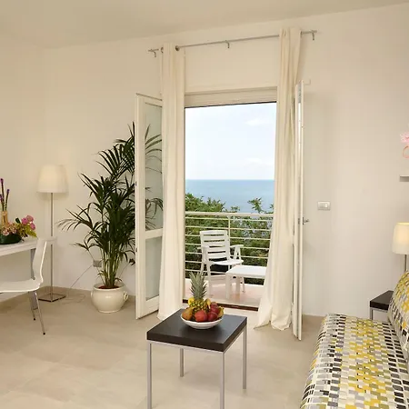 La Dolce Aparthotel 3*